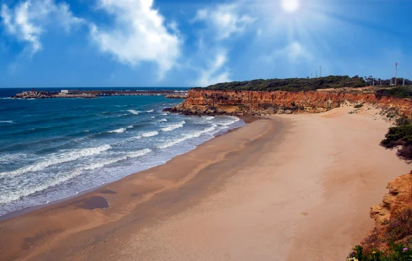 Wybrzeże Conil Frontera Południu Hiszpanii Plażą Pochmurny Dzień — Zdjęcie stockowe