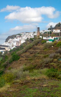 İspanya 'nın güneyindeki Granada kasabasında. Bir bahar günü beyaz evleri görebilirsin..