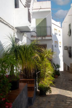 İspanya 'nın güneyindeki Granada kasabasında. Bir bahar günü beyaz evleri görebilirsin..