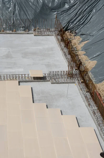Die Isolierung Einer Bodenplatte Aus Zement Eines Gebäudes Mit Hartschaumplatten — Stockfoto