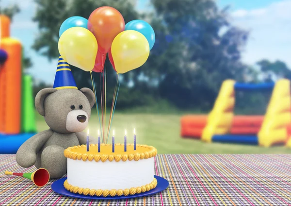 Urso de brinquedo celebrando seu aniversário — Fotografia de Stock