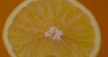 Turuncu meyve dönüşümlü. Et portakalını kapat.