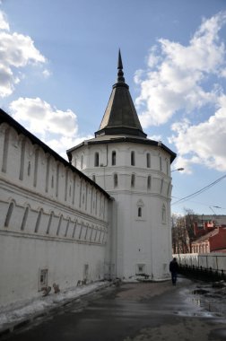 Rusya, Moskova. Aziz Daniel Manastırı. Manastırın kulesi..