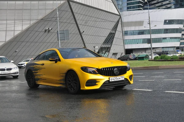 Moscou Rússia Junho 2021 Carro Amarelo Mercedes Benz Amg Nas — Fotografia de Stock