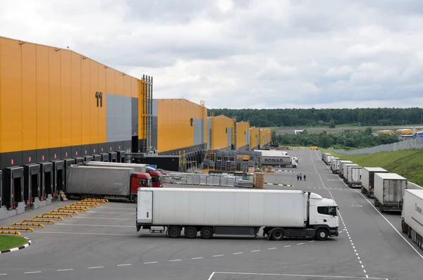 Moscou Russie Juillet 2021 Travaux Centre Logistique Entrepôt Camion Arrête — Photo