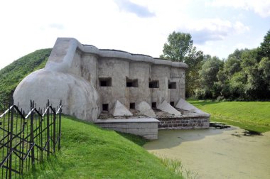 Brest Kalesinin Beşinci Kalesi, Belarus. Gargara caponier. Güçlendirme yapıları.