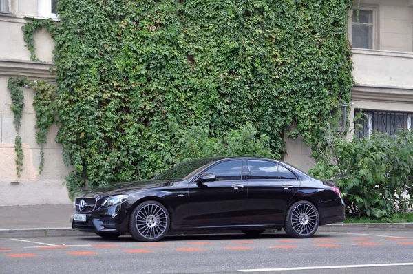 Moscou Rússia Agosto 2021 Carro Mercedes Benz Class Preto Estacionamento — Fotografia de Stock