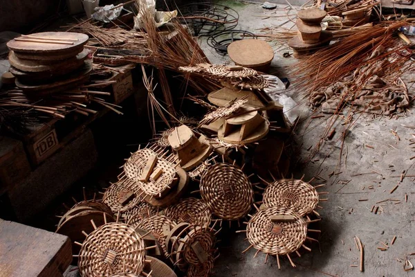 Hasır sepetler el yapımı.