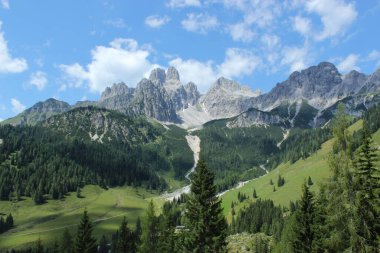 Avusturya 'nın dağlarındaki manzara