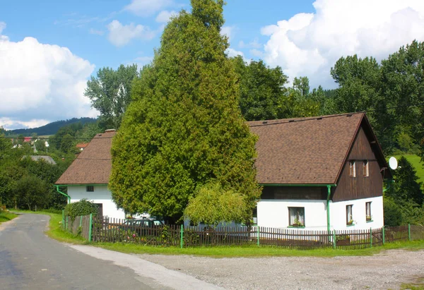 Tipik bir Çek köyü binası..