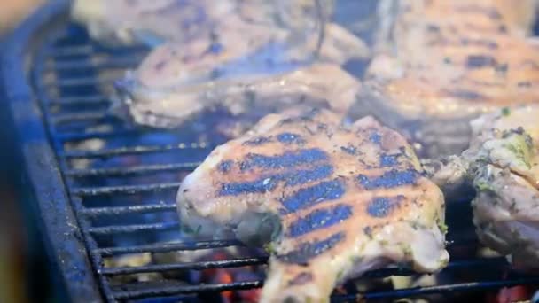 Chicken thigh grilled — Stock Video