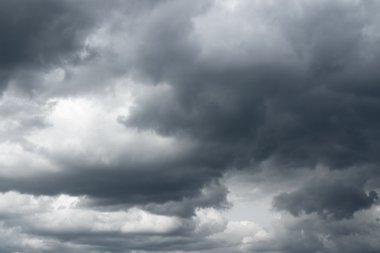 Fırtına gökyüzü, yağmur. Thunderclouds.