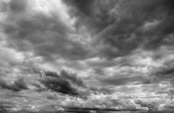 Nubi di tempesta prima di un temporale . — Foto Stock
