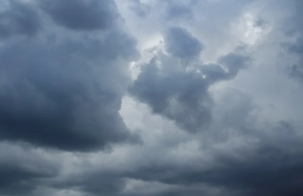 Bouřlivá obloha, déšť. — Stock fotografie