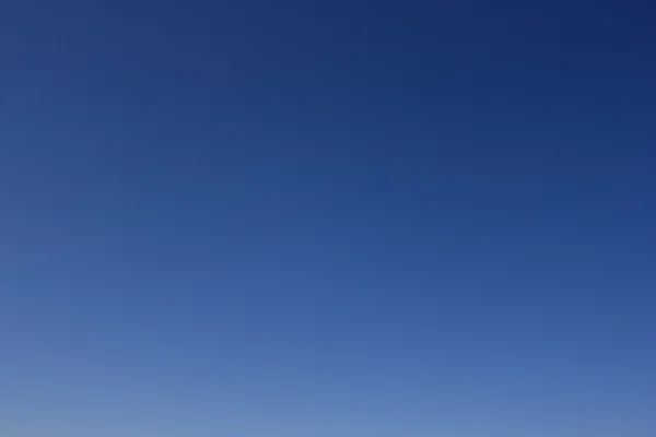 Solo cielo azzurro chiaro . — Foto Stock