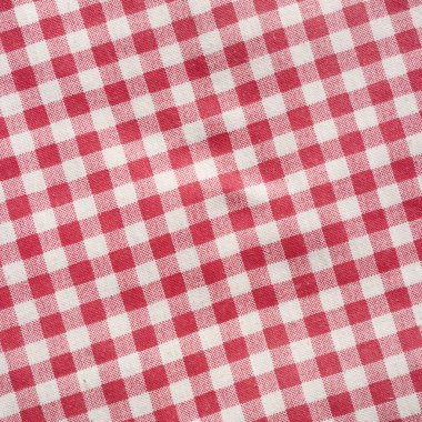 Kırmızı keten buruşuk piknik battaniye.