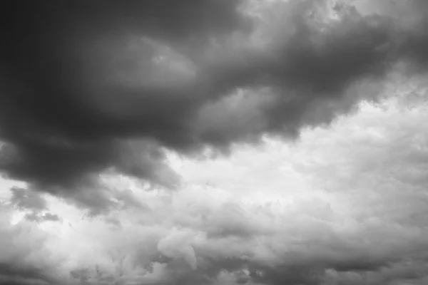 Cielo nublado sobre horizonte . —  Fotos de Stock