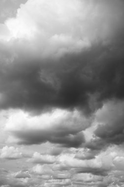 thunderclouds ufukta.