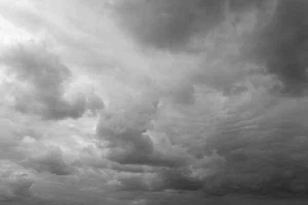 Tempestade céu, chuva . — Fotografia de Stock