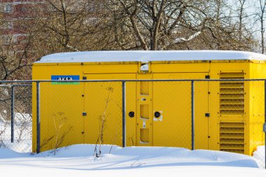 Dizel jeneratör Aksa kışın dışarıda. Şirket için yedek güç arzı: Rusya - Şubat 2021