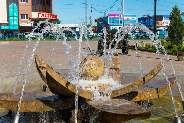 Каменный Фонтан Форме Цветка Центральной Городской Площади Балабаново Россия Июнь — стоковое фото