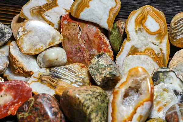 Muestras Piedras Pulidas Minerales Recogida Piedras Procesadas Cerca — Foto de Stock