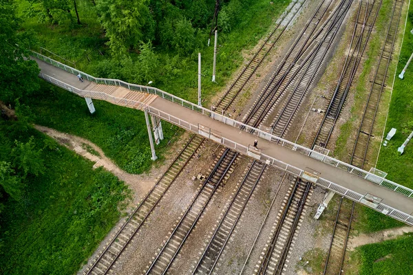 Pěší Most Přes Železniční Tratě Pohled Shora — Stock fotografie