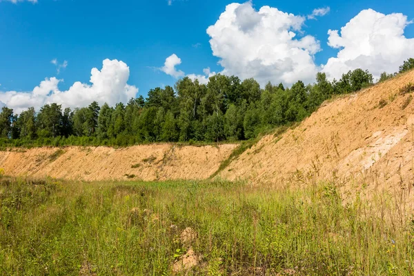 Skråninger Gammel Affald Sand Pit - Stock-foto