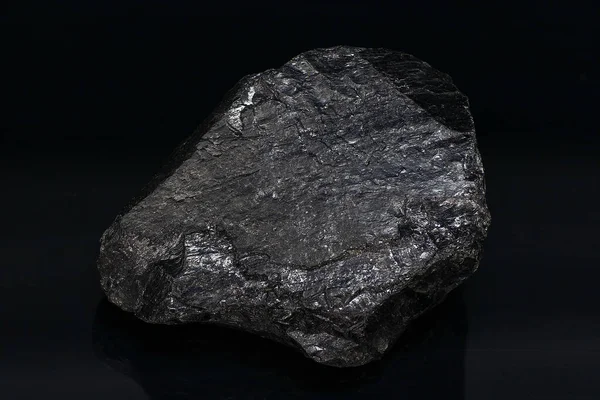 Muestra Carbón Sobre Fondo Negro Cerca — Foto de Stock