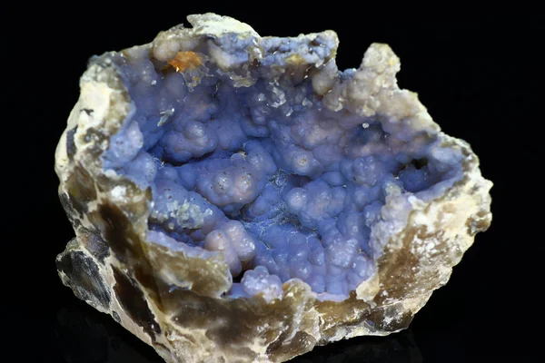 Nierenförmiger Chalcedon Überzogen Mit Blauer Patina Ein Schönes Sammlungsexemplar Von — Stockfoto