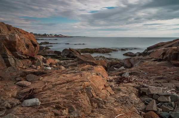 Rustige rotsachtige Cove — Stockfoto