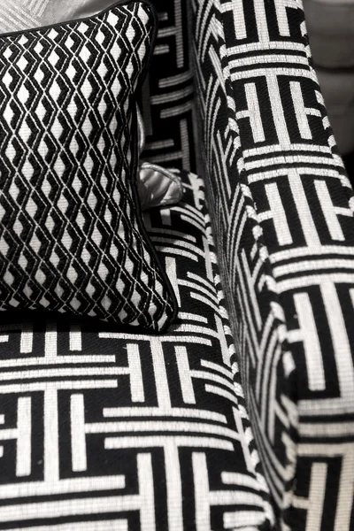 Zwart en wit patroon stoel — Stockfoto