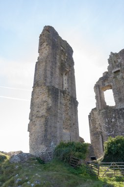 Ortaçağ şatosu yıkıldı