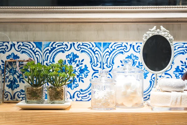 banyo rafı