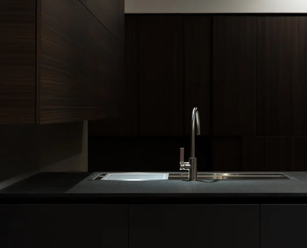 暗い木製の台所の流し — ストック写真
