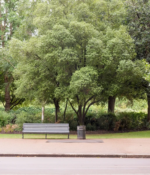 Empty Bench in Park — Stock Photo, Image