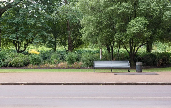 Empty Bench in Park — Stock Photo, Image