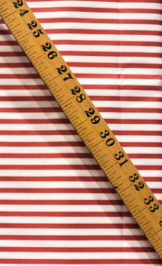 Cetvel ile çizgili kumaş