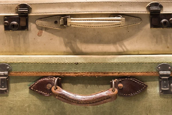 Rongyos Vintage bőröndök — Stock Fotó