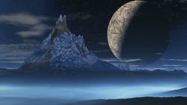 Montagne enneigée et une énorme lune — Video