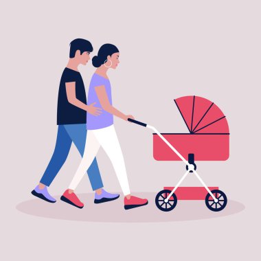 Anne ve baba bir bebek arabasıyla yürür.