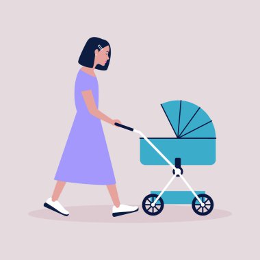 Annem bebek arabasıyla yürüyor.