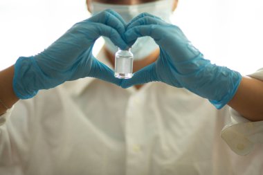 COVID-19 Coronavirus Aşısı ve Şırınga Kavramsal Görüntü