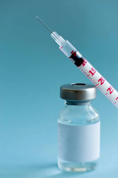 COVID-19 Coronavirus Aşısı ve Şırınga Kavramsal Görüntü