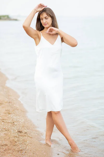 Girl White Dress Beach Sea Beautiful Sunset Smiling — Stockfoto