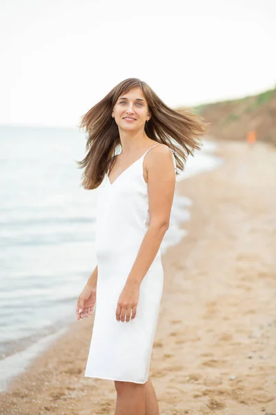 Girl White Dress Beach Sea Beautiful Sunset Smiling — Stockfoto