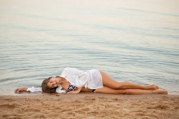 Girl Swimsuit White Shirt Beach Sea Beautiful Sunset Smiling — стоковое фото