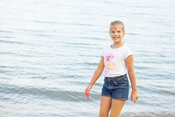 Menina Bonita Mar Adolescente Corre Emoções Vívidas — Fotografia de Stock