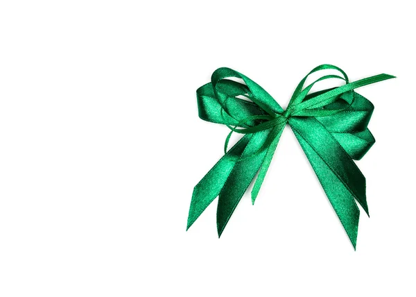 Πράσινο δώρο σατέν φιόγκο. κορδέλα. απομονωθεί σε λευκό — Φωτογραφία Αρχείου