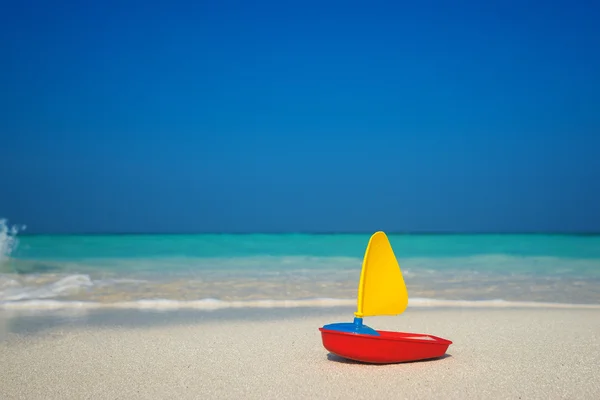 Toy ship on the sea background — Stock Photo, Image